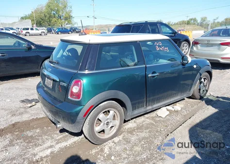 2009 Mini Cooper z USA, uszkodzony, nr VIN WMWMF33599TW75377